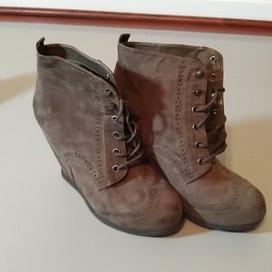 Suede Hidden Pump Ankle boot